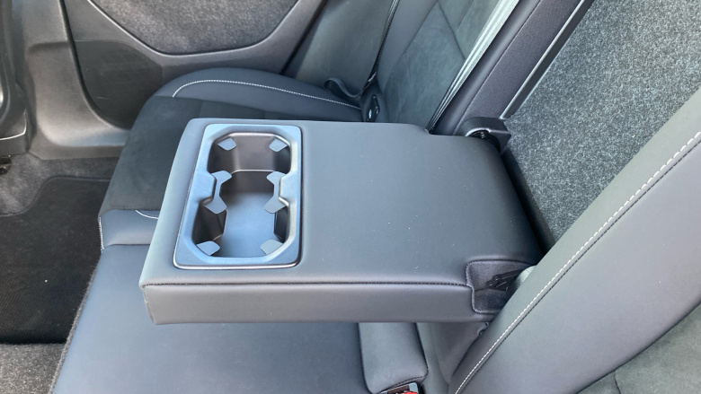 Volvo Xc40 2.0 B4P Plus Dark 5dr AWD Auto Petrol Estate